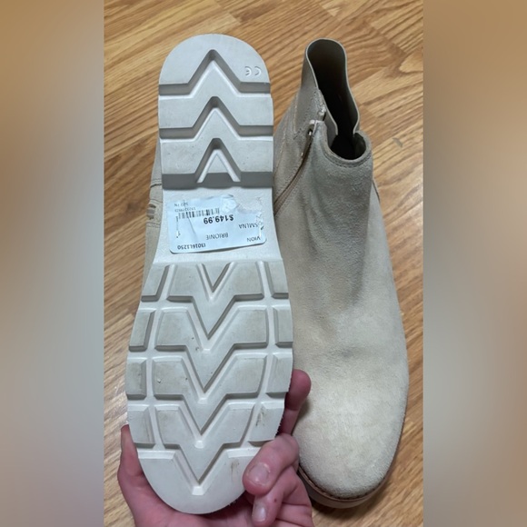 Vionic Cream Ankle Boots - Picture 3 of 6